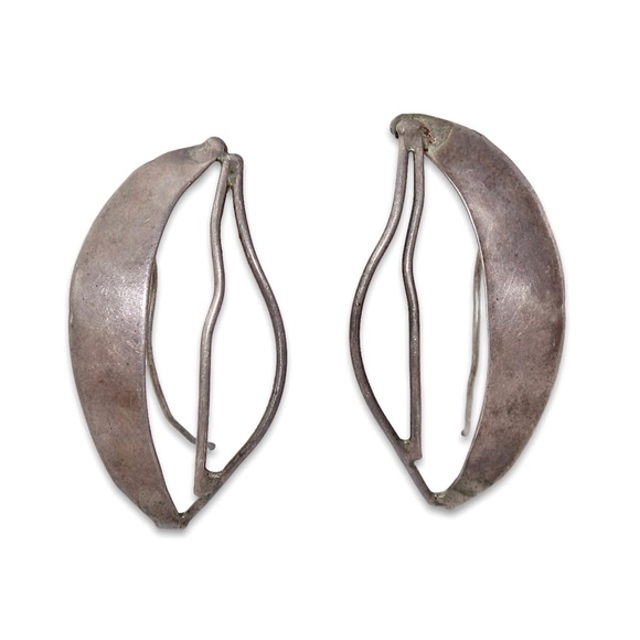 Vintage Sterling Silver Earrings Abstract Crescent Moon Modernist Primitive - Picture 1 of 5